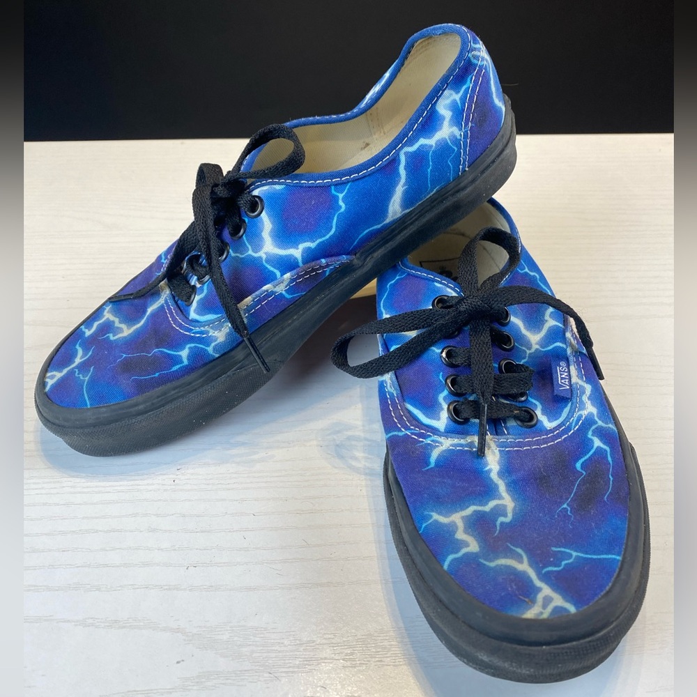 Vans Authentic,  Lightning Black/Blue VN0A5HZS9FT Skate Shoes